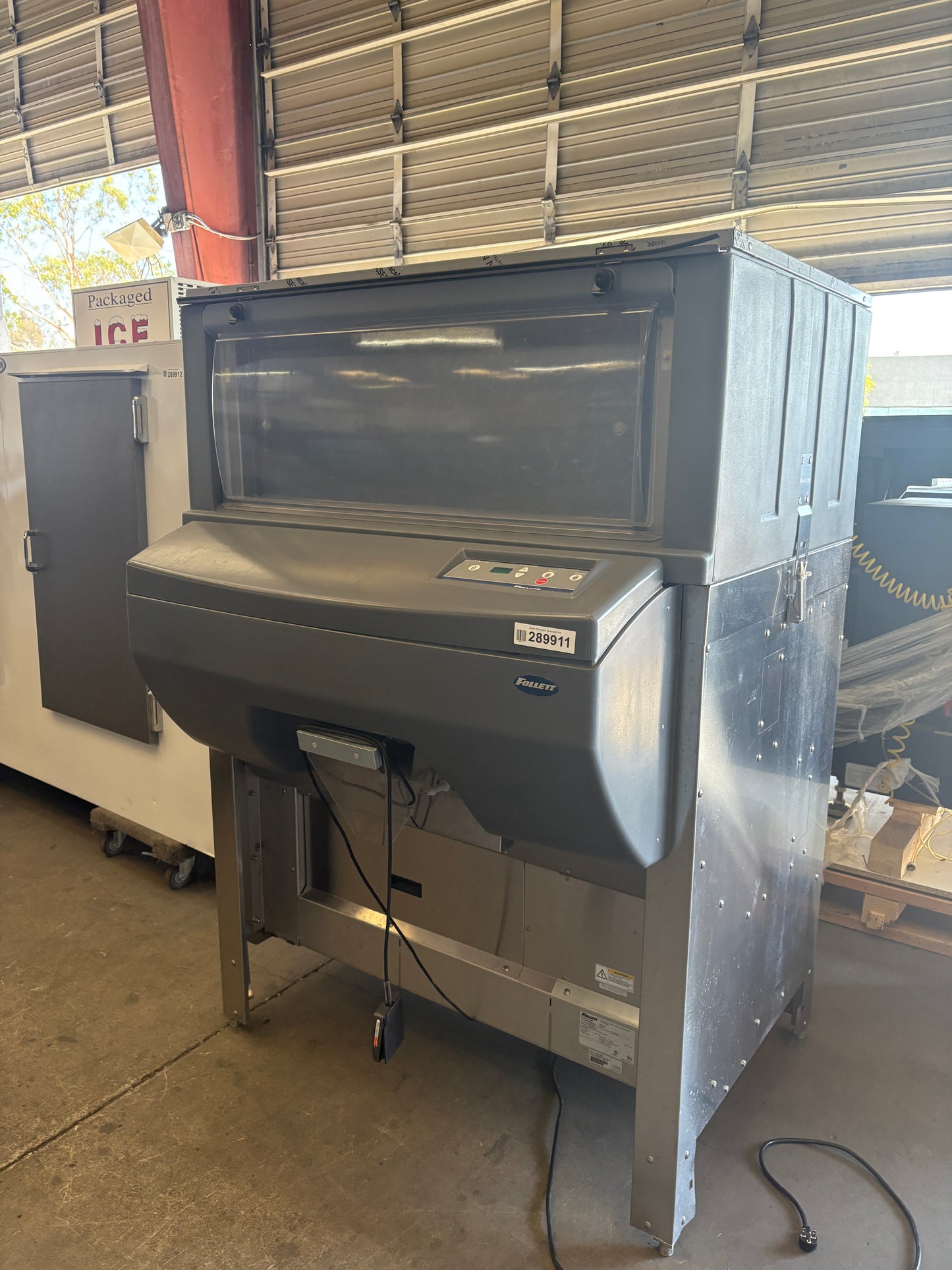 FOLLETT DB1000SA Ice Pro Ice Bagging Machine