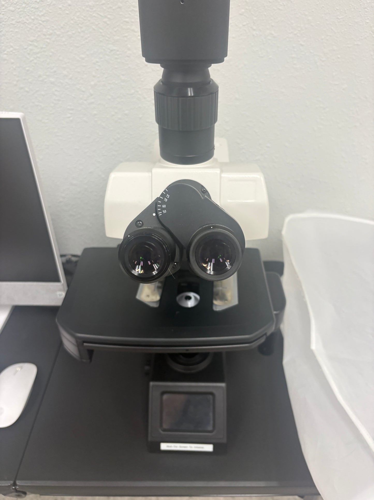 ACCU-SCOPE EXC500 Microscope
