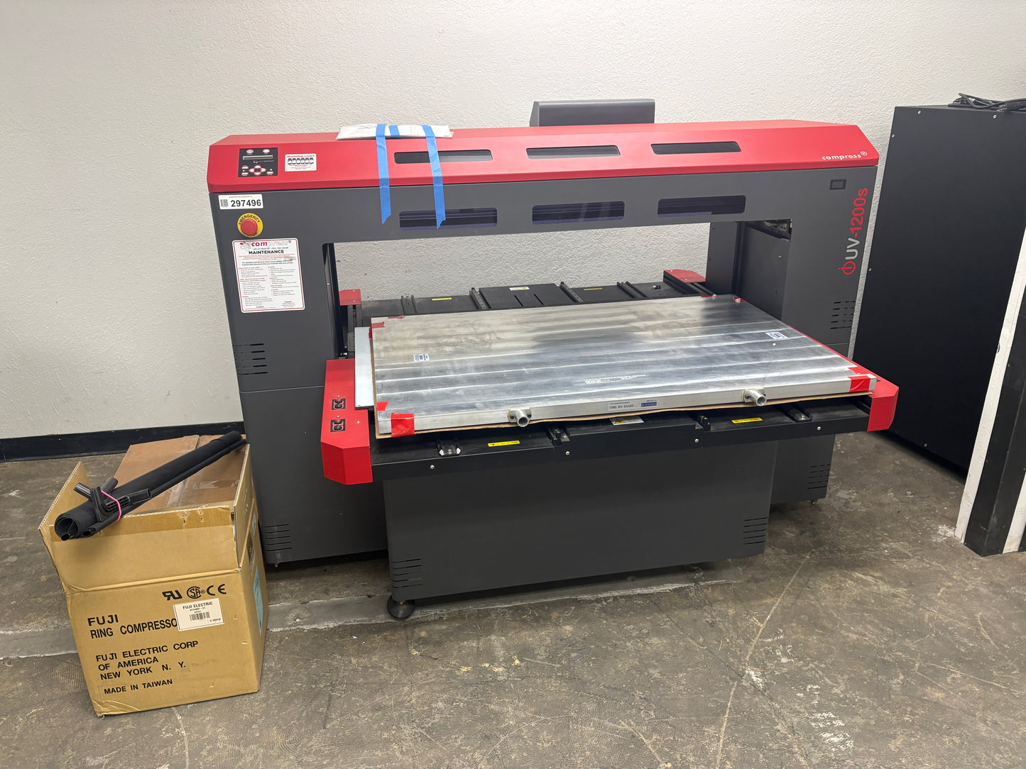 COMPRESS iUV-1200s Flatbed UV Printer