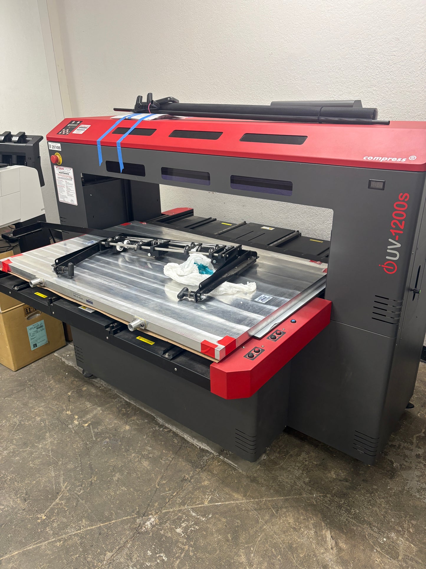 COMPRESS iUV-1200s Flatbed UV Printer